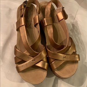 Bussola bronze leather wedges